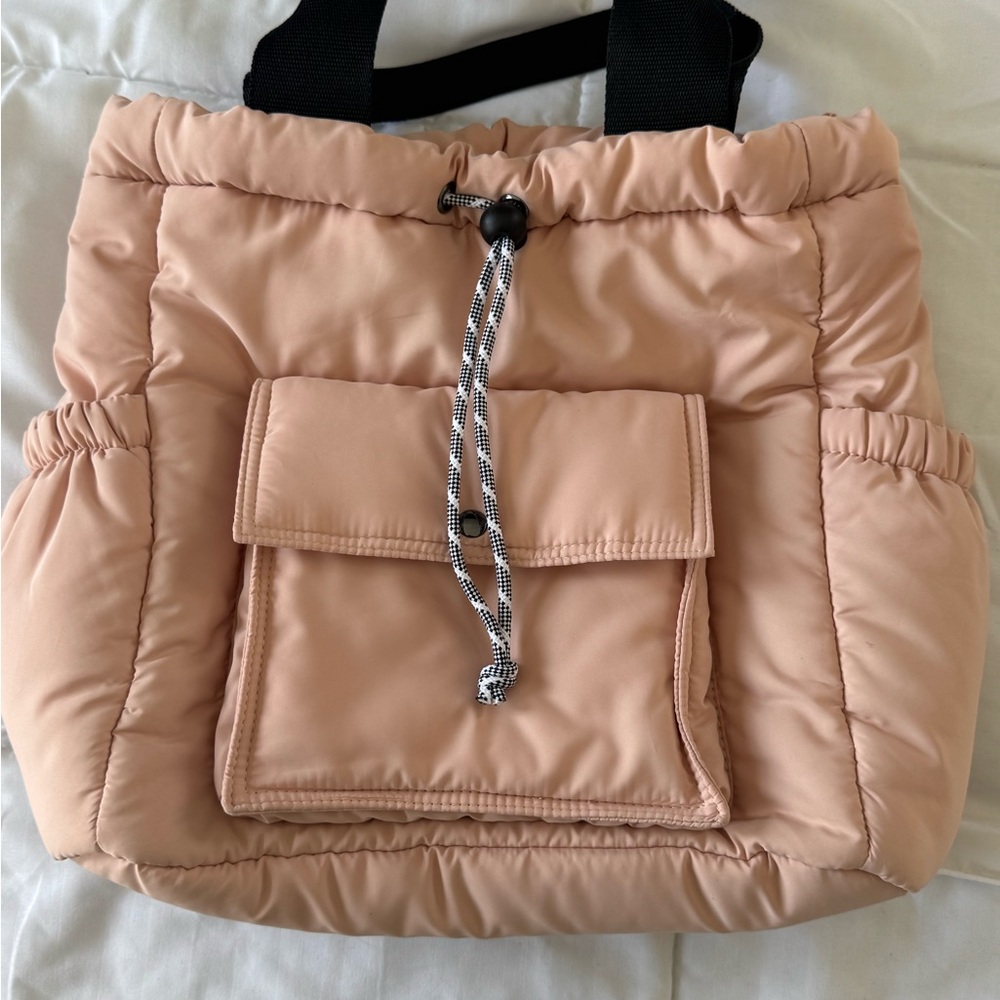 Summer & Rose Drawstring Hami Puffer Bag